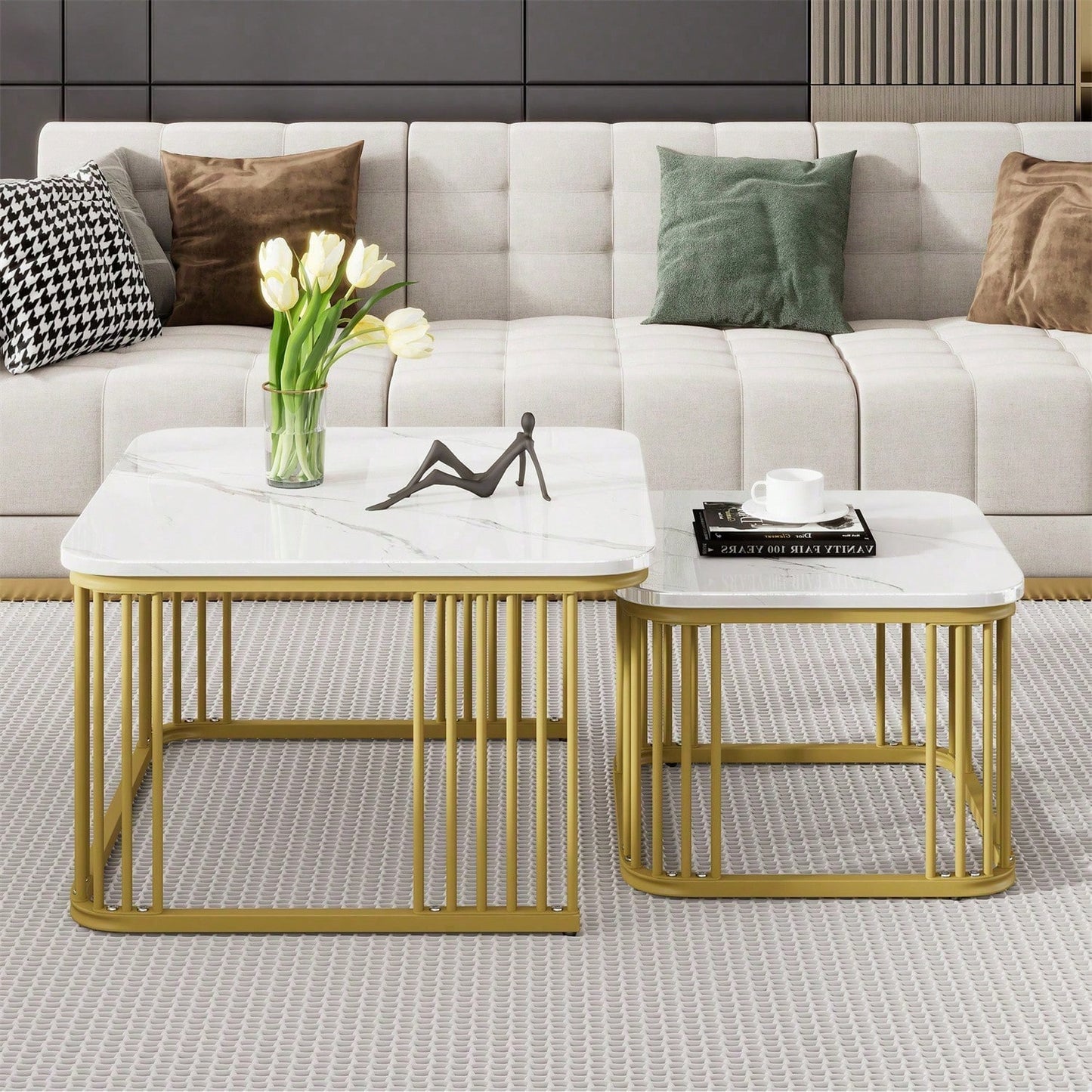 2er Set quadratische Hochglanz-Marmoroptik-Couchtische, ineinander schiebbare Tische mit goldenen Beinen, 70x70x45cm und 50x50x36,5cm, vielseitig einsetzbar