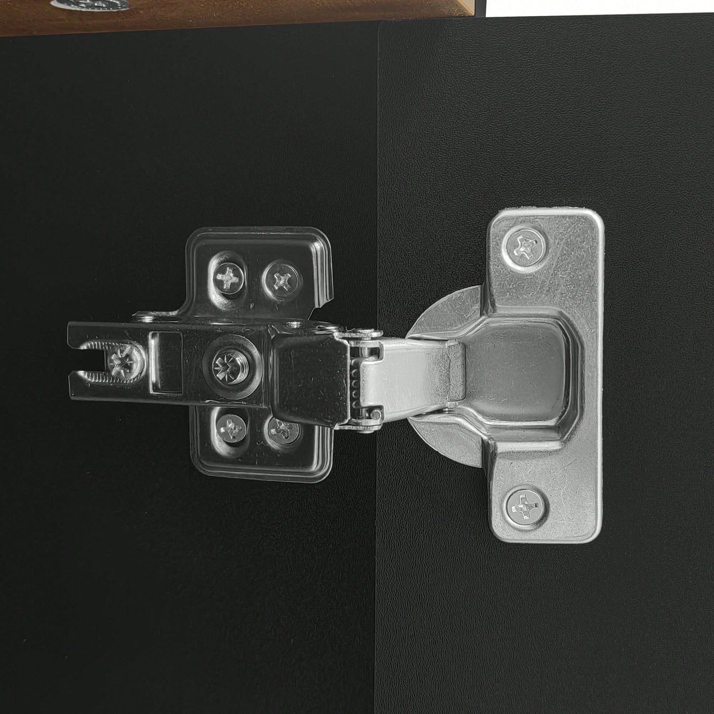 TV-Schrank 160*39*49,5 cm - Dreitüriger Unterschrank in Schwarz/Holzoptik - Kompaktes TV-Möbel mit natürlichem Finish - Stilvolles Lowboard für Wohnzimmer
