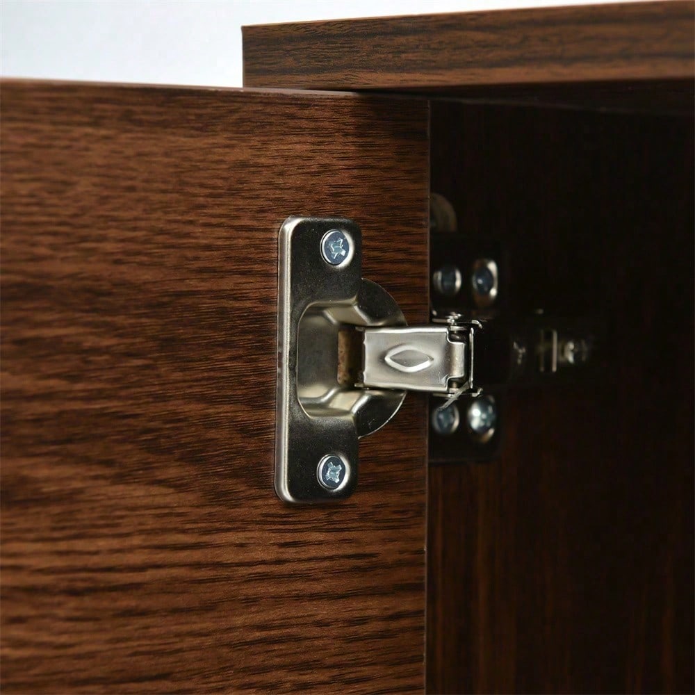 TV-Schrank mit zwei Türen, Türen aus Massivholzfurnier. TV-Schrank mit zwei Fächern, niedriges Paneel, TV-Schrank. Goldgriffe und Eisenfüße.