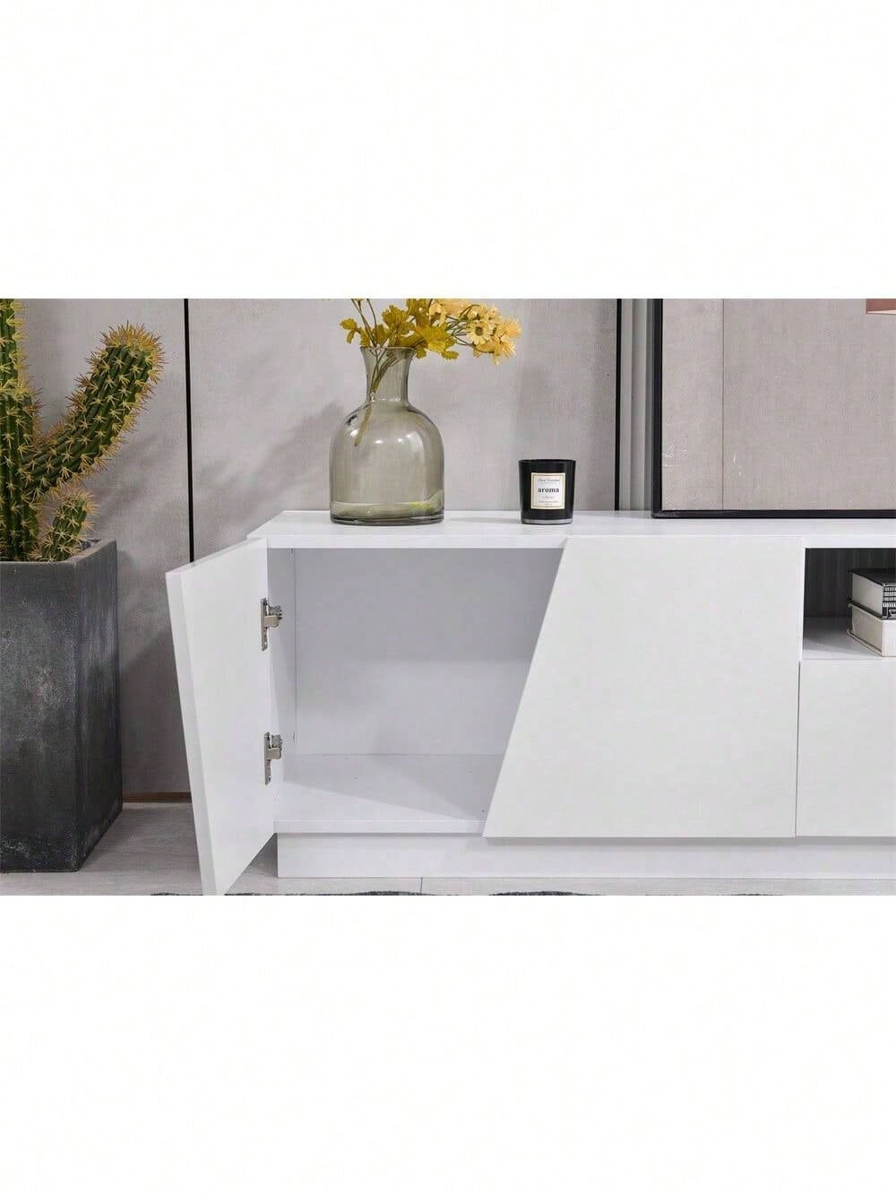 Moderner TV-Schrank 170 cm. Diagonaler Patchwork-Stil.