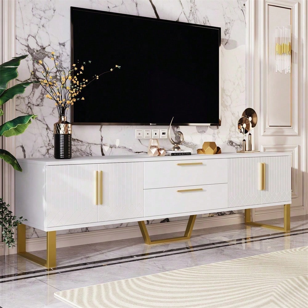 Hochglänzender TV-Schrank: Boden, goldene Griffe und Füße, Tür mit gravierter Textur, Aufbewahrungslösung für das Wohnzimmer, perfekte Kombination aus Eleganz, Luxus und Funktionalität