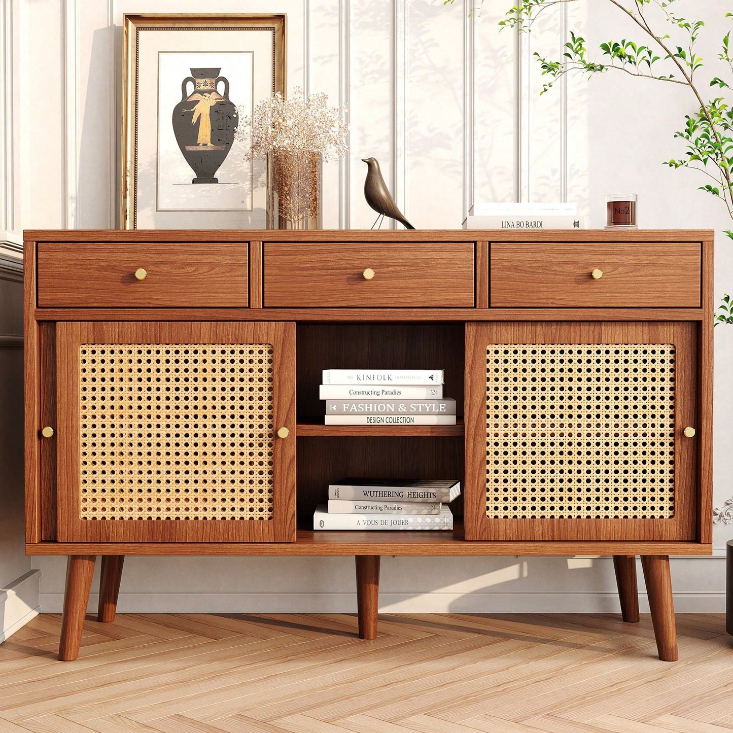 Sideboard, Kommode mit 3 Schubladen und 3 Schiebetüren, Rattangeflecht auf den Türfronten, Beine aus massivem Holz, Golden Metall Bügelgriff,verstellbare Ablagen,nussbaumfarben,120x 40x78cm