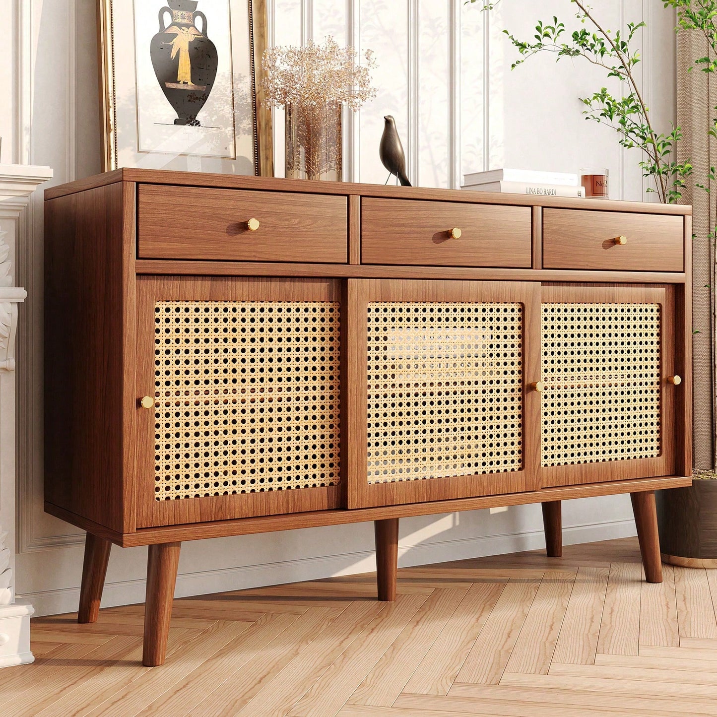 Sideboard, Kommode mit 3 Schubladen und 3 Schiebetüren, Rattangeflecht auf den Türfronten, Beine aus massivem Holz, Golden Metall Bügelgriff,verstellbare Ablagen,nussbaumfarben,120x 40x78cm