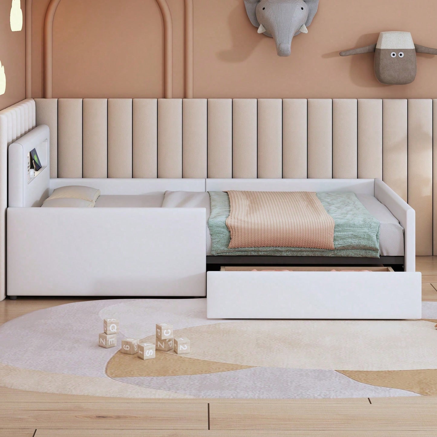 Polsterbett Kinderbett 90*200 cm, Mit Nachtlicht und USB-Ladeanschluss, Mit Ablagefächern, Erhöhte Seitenteile zur Sicherheit, Einfaches Einzelbett, Jungen- und Mädchenbett, Kunstlederstoff, Beige