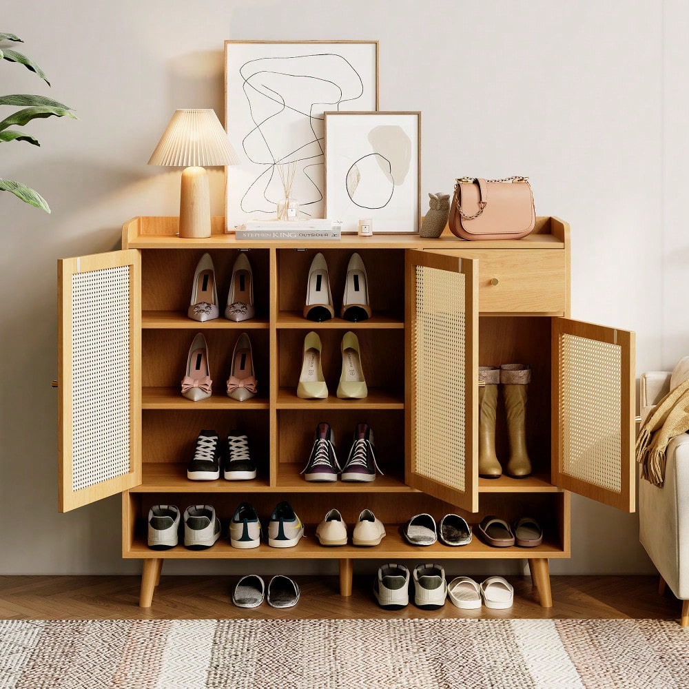Schuhschrank aus natürlichem Rattan, Schuhkommode Schuhregal mit 3 Türen und1 Schubladen und 5 Regalböden, für den Flur. Metallgriff und Massivholzbeinen. Maße: B120/H106/T35 cm