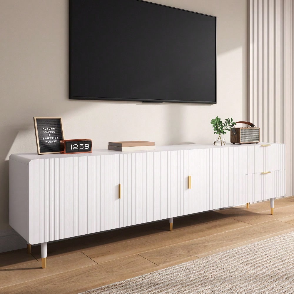 TV-Schrank mit Schubladen, TV-Möbel mit goldenen Griffen, goldenen Beinen und verstellbaren Füßen. Türen mit Regalen.