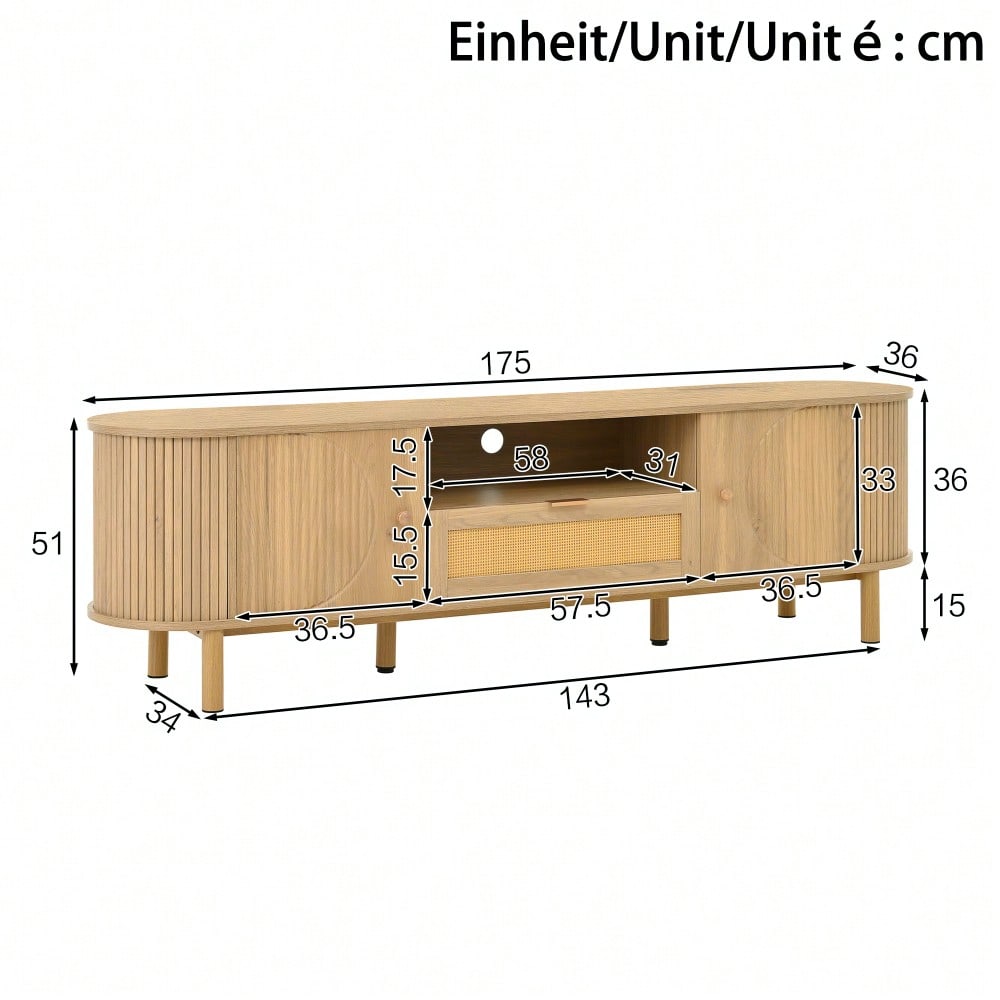Moderner TV-Schrank mit Rattan-Schubladen mit offenen Fächern, abgerundeter Tischplatte, Metallbeinen in Holzoptik, multifunktionales Wohnzimmermöbel.