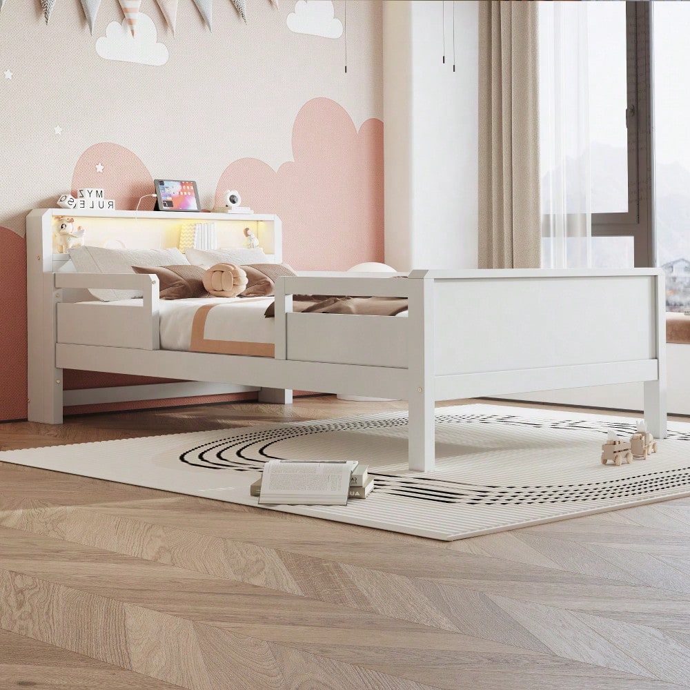Kinderbett 90x200 cm mit USB/Type-C-Anschlüssen & LED-Beleuchtung | Multifunktions-Kopfteil mit Ablagefläche | Massivholz-Kiefer in Weiß