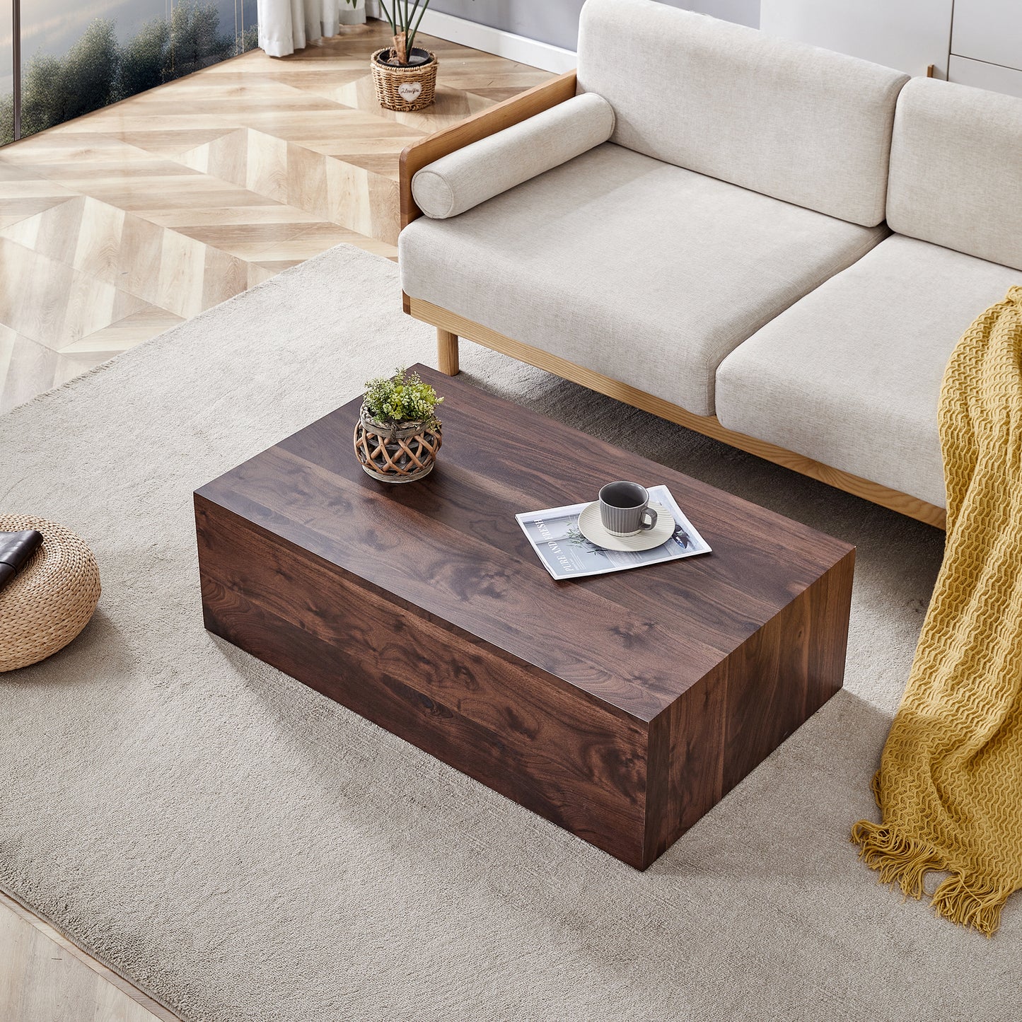 Gigab2b original image - Rechteckiger Couchtisch in Nussbaumholz-Optik. 90×50×30 cm, MDF-Material, keine Montage erforderlich. Unterseite mit rutschfesten Füßen, geeignet für modernen Luxury-Stil.