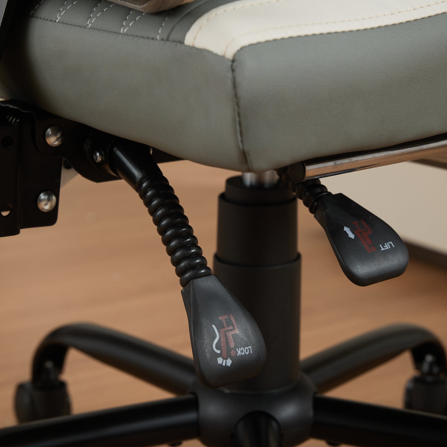 Ergonomischer Gaming-Stuhl mit Lordosenstutze, Nackenstutze & Fußstutze Ermudungsfrei auch bei langem