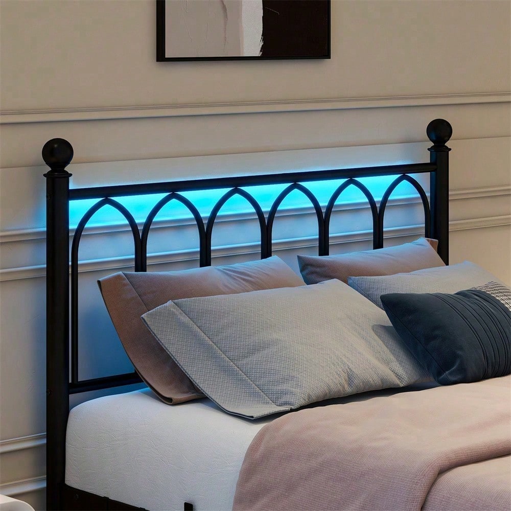 120x200cm Metall-Bettrahmen mit Vintage Kopf und Fußplatte, USB-Ladestation, LED-Bettrahmen, Heavy Duty Stahl Slat Unterstützung, Reichweite Unterbett-Speicher, Keine Box-Feder erforderlich, Weiß