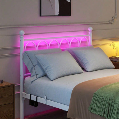 120x200cm Metall-Bettrahmen mit Vintage Kopf und Fußplatte, USB-Ladestation, LED-Bettrahmen, Heavy Duty Stahl Slat Unterstützung, Reichweite Unterbett-Speicher, Keine Box-Feder erforderlich, Weiß