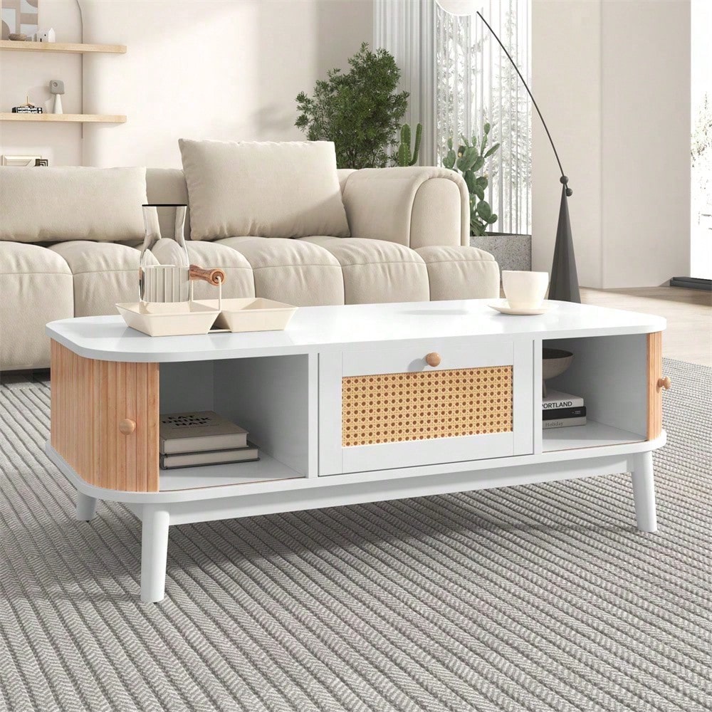 Couchtisch - Rattan-Kaffeetisch, Schubladen mit Rattan und Schiebetüren mit Massivholzlatten, Massivholzbeine, Natürlicher Landhausstil.
