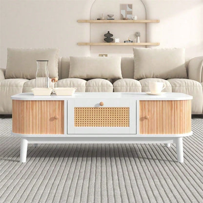 Couchtisch - Rattan-Kaffeetisch, Schubladen mit Rattan und Schiebetüren mit Massivholzlatten, Massivholzbeine, Natürlicher Landhausstil.