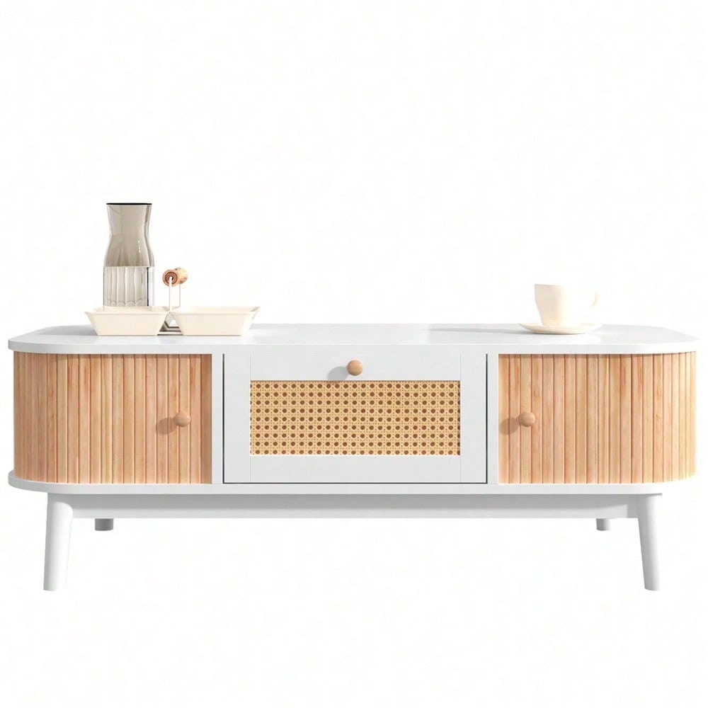 Couchtisch - Rattan-Kaffeetisch, Schubladen mit Rattan und Schiebetüren mit Massivholzlatten, Massivholzbeine, Natürlicher Landhausstil.