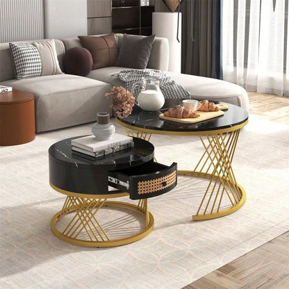 2 in 1 Runder Couchtisch aus MDF, Beistelltisch mit Tischplatte aus Marmor und Schubladen aus Kunststoff-Rattan, Griffe aus Massivholz. goldene Eisenfüße. 70*70*45,5+50*50*38,5cm
