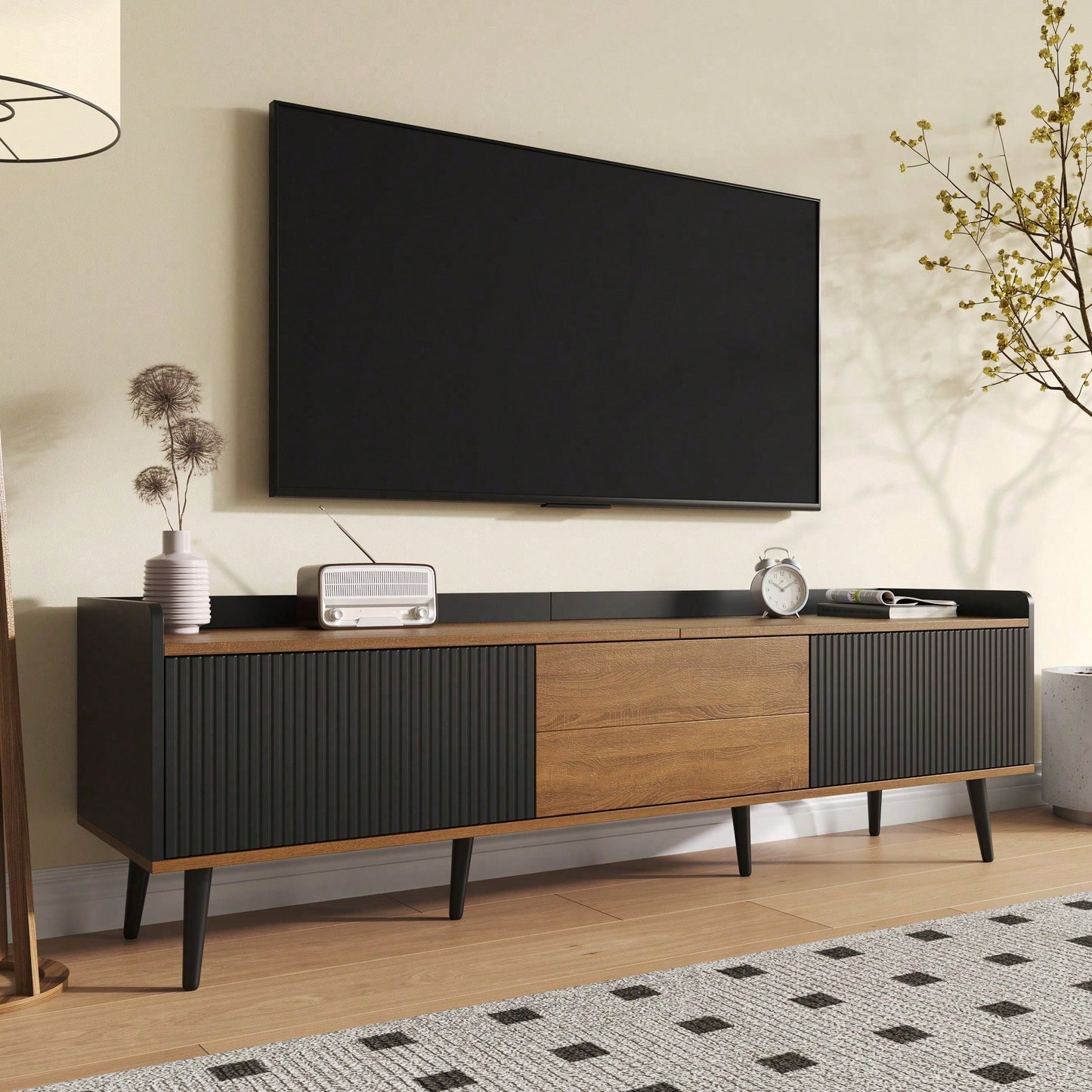 TV-Schrank 160*39*49,5 cm - Dreitüriger Unterschrank in Schwarz/Holzoptik - Kompaktes TV-Möbel mit natürlichem Finish - Stilvolles Lowboard für Wohnzimmer