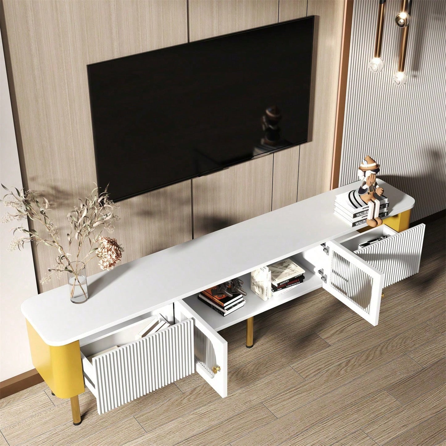 TV-Schrank mit Schubladen und speziell geformten Türverkleidungen, goldenen Griffen und Beinen, Bogenform