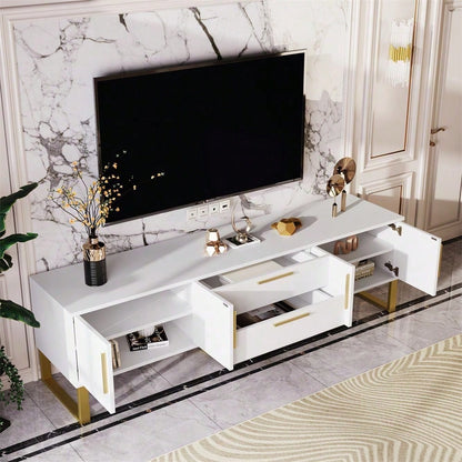 Hochglänzender TV-Schrank: Boden, goldene Griffe und Füße, Tür mit gravierter Textur, Aufbewahrungslösung für das Wohnzimmer, perfekte Kombination aus Eleganz, Luxus und Funktionalität