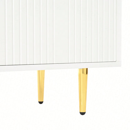 Weißes Sideboard mit Goldakzenten – Moderne Kommode mit 4 Türen & gebürsteten Griffen, Hochglanz-Beinen (160*80*40 cm) – Stilschranktisch für Wohnzimmer
