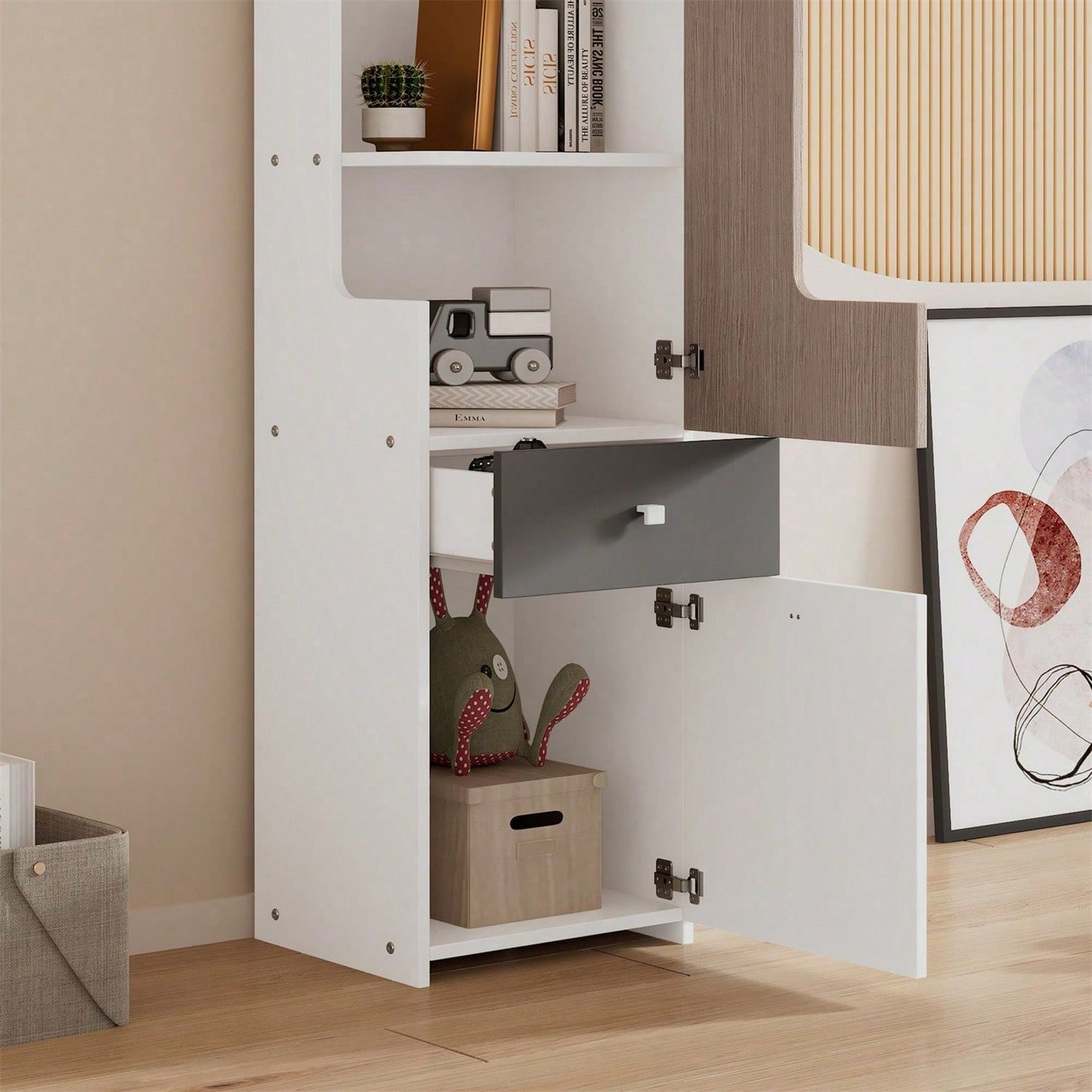 Hohes Bücherregal, Teenager-Regal mit L-förmigen Tür, mit Schublade, Aufbewahrungsschränke, Türen mit Scharnieren, mit quadratische Metallknöpfe, MDF, Weiß + helle Ulmefarbe + Grau