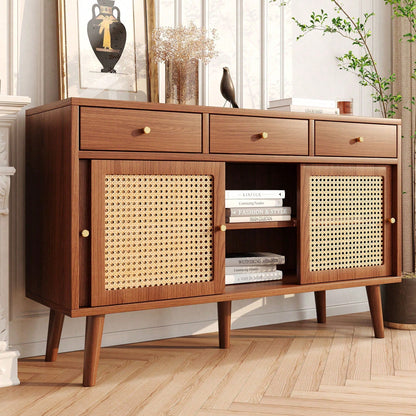 Sideboard, Kommode mit 3 Schubladen und 3 Schiebetüren, Rattangeflecht auf den Türfronten, Beine aus massivem Holz, Golden Metall Bügelgriff,verstellbare Ablagen,nussbaumfarben,120x 40x78cm