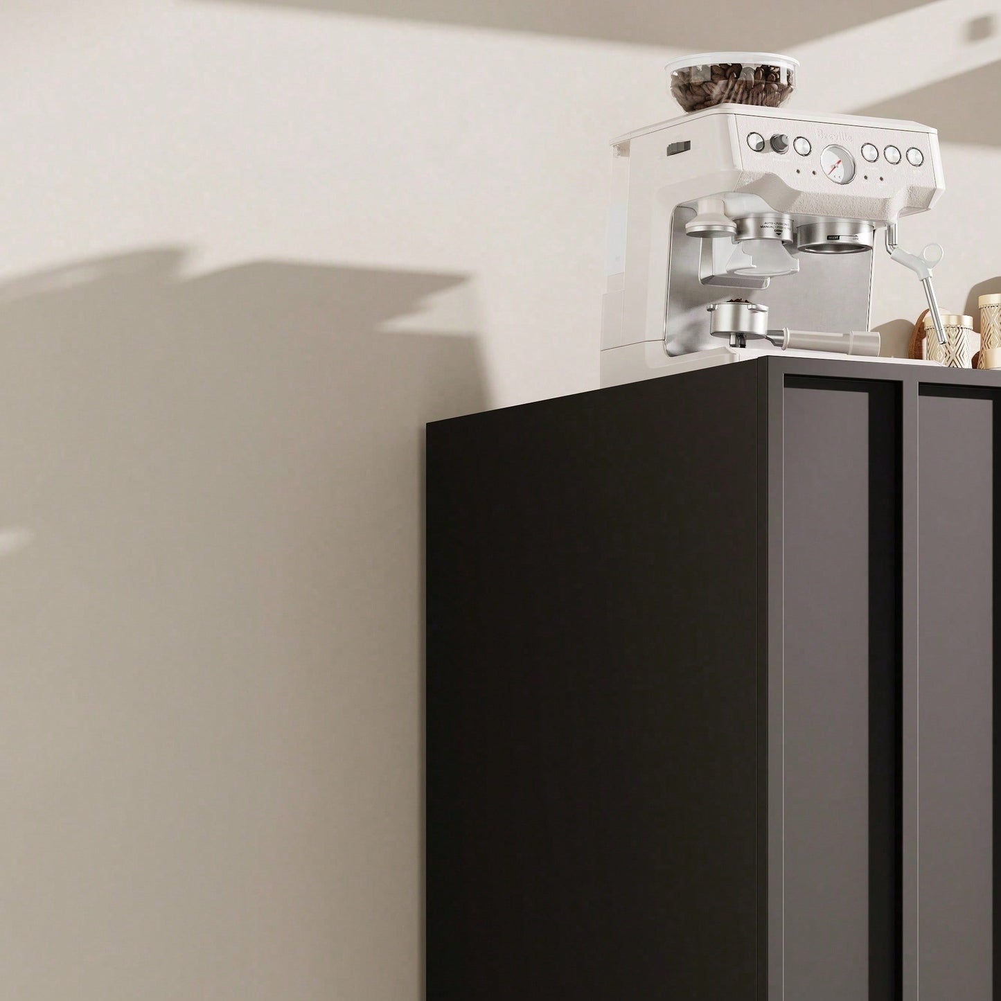 Esszimmerschrank (140*38,5*82,5cm), Esszimmer-Wohnzimmer-Aufbewahrungsschrank, einzigartiges Design, Schranktürdesign, freistehender Schrank, Minimalistisches Sideboard,Schwarz