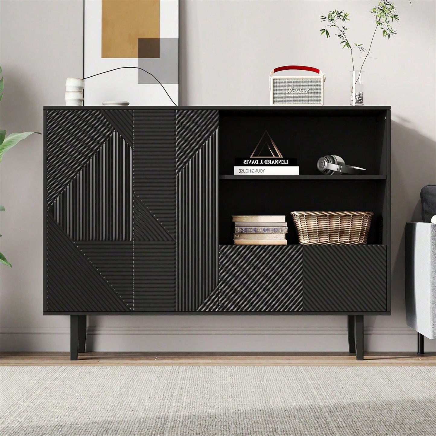 Dekorativer Schrank mit mattschwarzen Streifen, Aufbewahrungsschrank mit geometrischem Muster, 2 zu öffnenden Türen und 1 Schublade, offener Stauraum für Eingangsbereich, Wohnzimmer