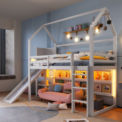 Hochbett 90x200 cm im Haus-Design – Mit LED-Beleuchtung, Sicherheitszaun & Regalen – Weißes Kinderbett (ohne Matratze)