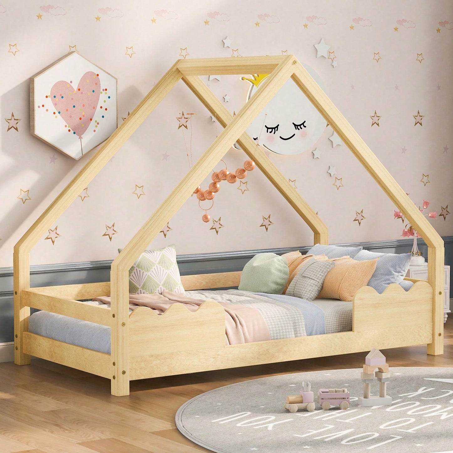 Massivholz-Hausbett für Kinder (90x200 cm) – Spielbett mit integriertem Rausfallschutz – Naturbelassenes Jugendbett aus robustem Holz – Sicherer & fantasievoller Schlafplatz