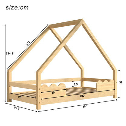Massivholz-Hausbett für Kinder (90x200 cm) – Spielbett mit integriertem Rausfallschutz – Naturbelassenes Jugendbett aus robustem Holz – Sicherer & fantasievoller Schlafplatz