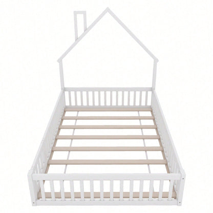 Weißes Polsterbett 140x190 cm - Kinderbett in Schornsteinform mit Lattenrost (ohne Matratze) - Minimalistisches Kiefernholz-Bett