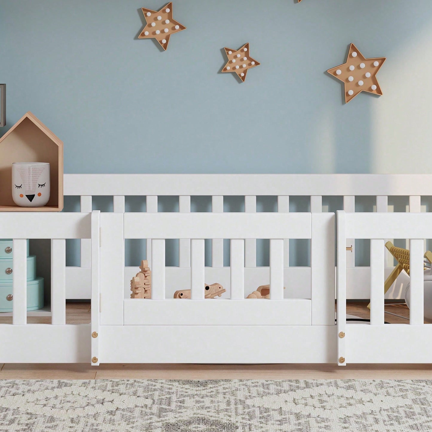 Etagenbett aus Kiefernholz & LVL 90x200 cm - Hochbett mit sicherer rechtwinkliger Treppe, Geländer und Tür - Weißes Kinderbett mit Absturzsicherung & nutzbarem Freiraum unter dem Bett