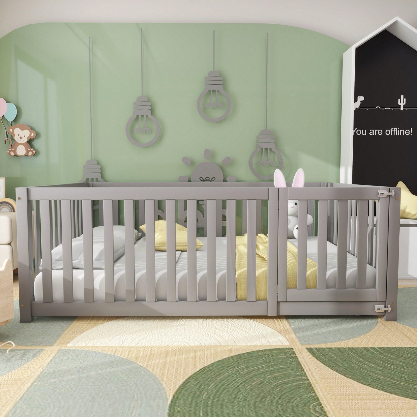Kinderbett 140 x 200, Holzboden Bettrahmen mit Zaun und Tür, Grau