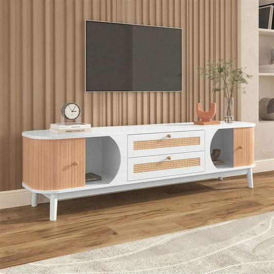 TV-Schrank-Natürlicher Holz-Blend TV-Schrank mit Türen und Schubladen. TV-Ständer mit Rattanseiten. Aufbewahrungslösung, Natürlicher Landhausstil.