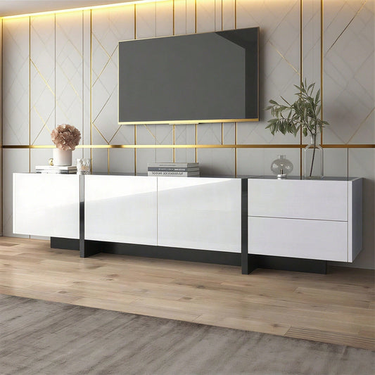 TV-Schrank, lowboard Panel mit farbblockierten Beinen in Hochglanz-Weiß und Schwarz, mit Türen und Schubladen, Türen mit Regalen. Einfaches Liniendesign.