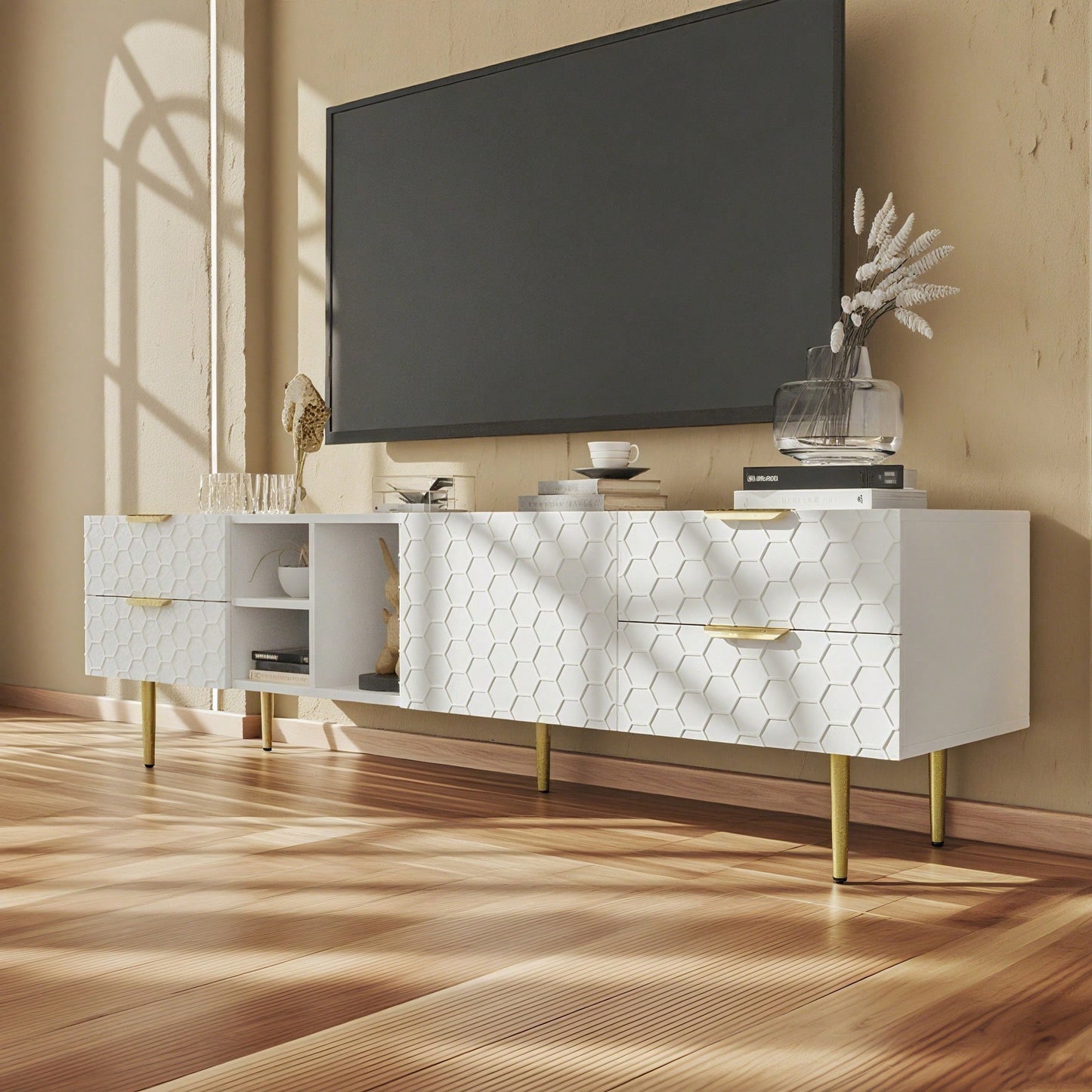TV-Schrank, lowboard mit strukturierten Türen, TV-Möbel mit Schubladen, offenen Fächern, goldenen Griffen und goldenen Füßen