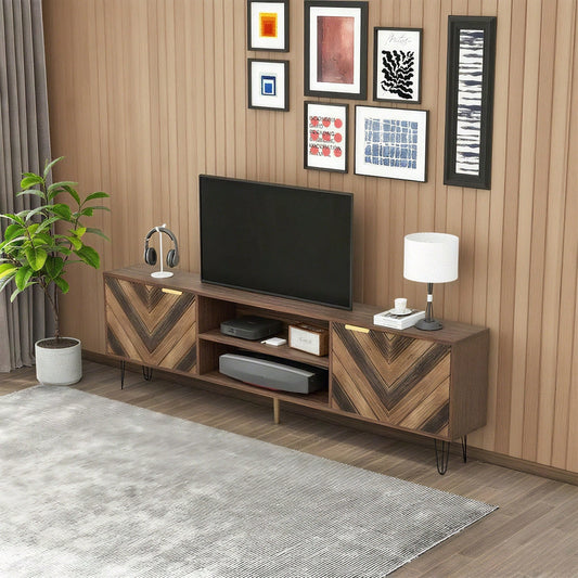TV-Schrank mit zwei Türen, Türen aus Massivholzfurnier. TV-Schrank mit zwei Fächern, niedriges Paneel, TV-Schrank. Goldgriffe und Eisenfüße.