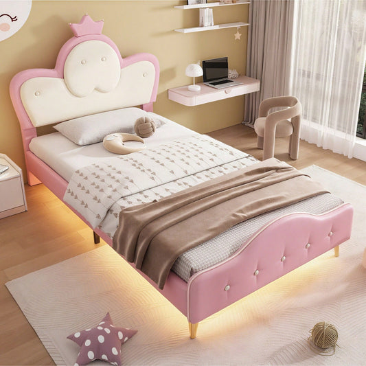 Polsterbett, Kinderbett, mit weichen Schutzkanten, Monochromer LED-Streifen, Kopfteil mit Krone, ohne Matratze, Bettfüße aus Metall, Wellenform mit Zugpunkt am Kopfende des Bettes, Einzelbett, PU, Rosa+Weiß,90x200CM