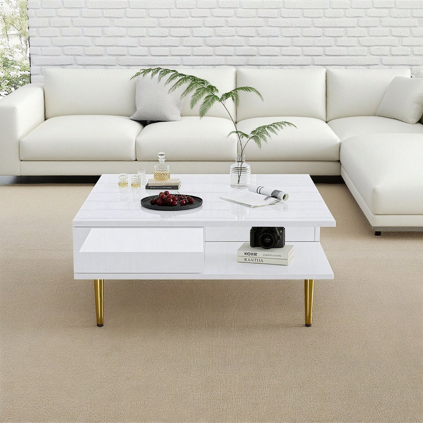 Quadratischer Couchtisch in Hochglanz Weiß mit zwei Schubladen, zwei offenen Fächern und goldfarbenen Beinen – 70 x 70 x 36 cm – Belastbar bis 30 kg