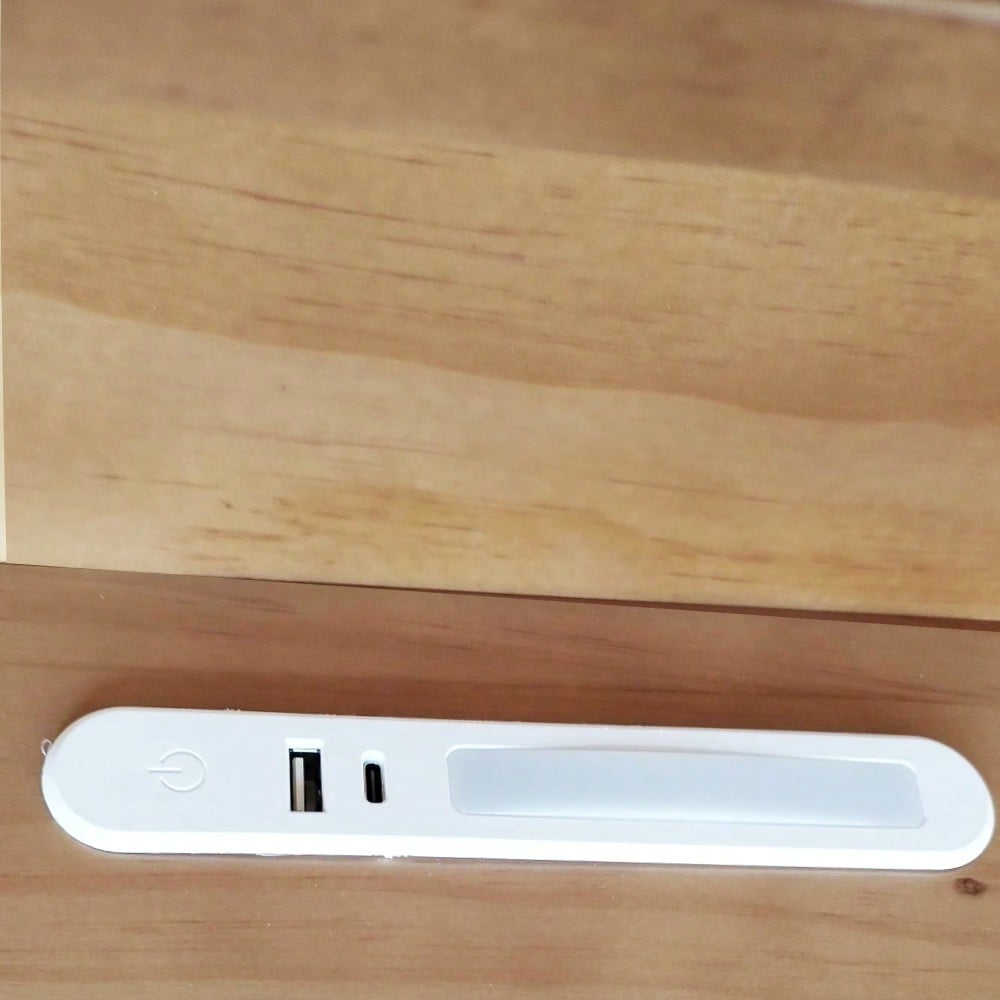 Holzbett 90 x 200 cm, USB- und Tape-C-Kombi-Steckdose, kleine LED-Leuchte, Kopfteil mit Ablagefunktion, Kinderbett, Einzelbett, Multifunktionsbett,Kiefernholz, Holzfarbe