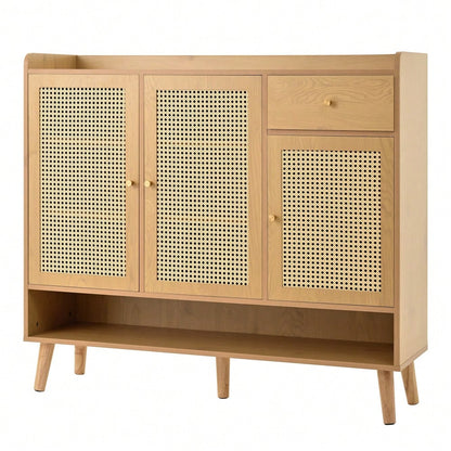 Schuhschrank aus natürlichem Rattan, Schuhkommode Schuhregal mit 3 Türen und1 Schubladen und 5 Regalböden, für den Flur. Metallgriff und Massivholzbeinen. Maße: B120/H106/T35 cm