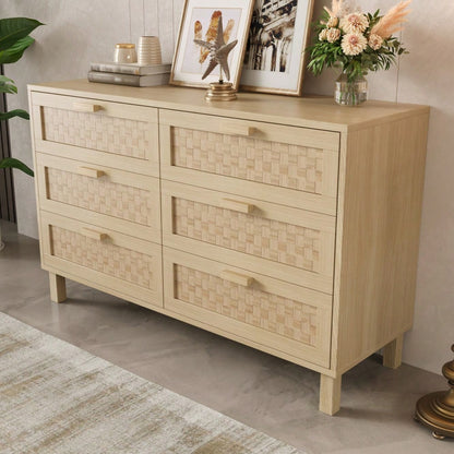 Elegantes Sideboard und Kommode aus Naturholz mit sechs Schubladen, Schlafzimmerschrank mit viel Stauraum, Schubladen in Rattanoptik.
