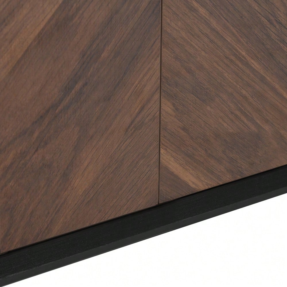 Modernes Sideboard mit Fischgrätmuster – Buffet Schrank mit 4 Türen & höhenverstellbaren Regalen – MDF Holz & Metallfüße – Stauraum für Wohnzimmer, Flur & Esszimmer