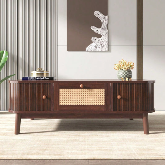 Couchtisch - Rattan-Kaffeetisch, Schubladen mit Rattan und Schiebetüren mit Massivholzlatten, Massivholzbeine, Natürlicher Landhausstil.