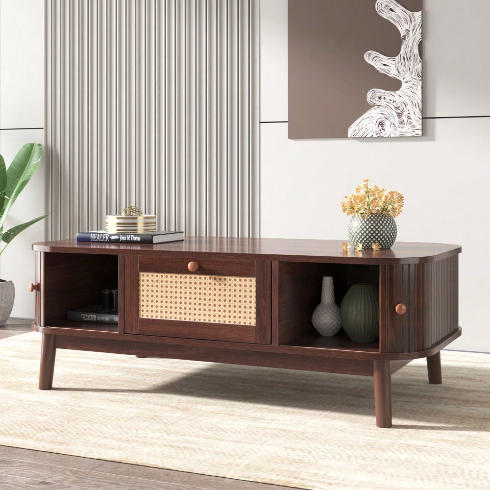 Couchtisch - Rattan-Kaffeetisch, Schubladen mit Rattan und Schiebetüren mit Massivholzlatten, Massivholzbeine, Natürlicher Landhausstil.
