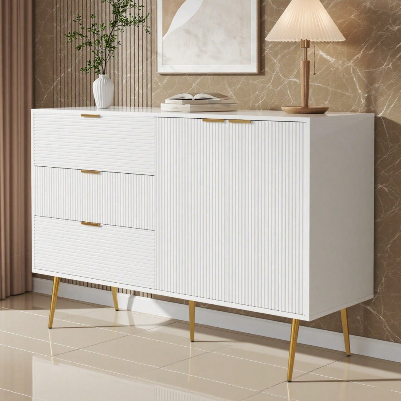 Sideboard, Wohnzimmerschrank mit Türen und Schubladen, Innenregalen, Kommode mit goldenen Griffen und Beinen