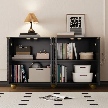 Sideboard mit vier geformten Türen, verstellbaren Innenböden, Metallgriffen und kugelförmigen Beinen