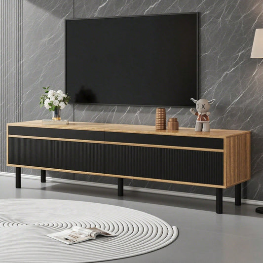 TV-Schrank, TV-Ständer, TV-Panel, dreitüriger Unterschrank. Feine Textur. Erhältlich in Schwarz und Naturholz. Höhe 47 cm / Länge 170 cm / Breite 38 cm