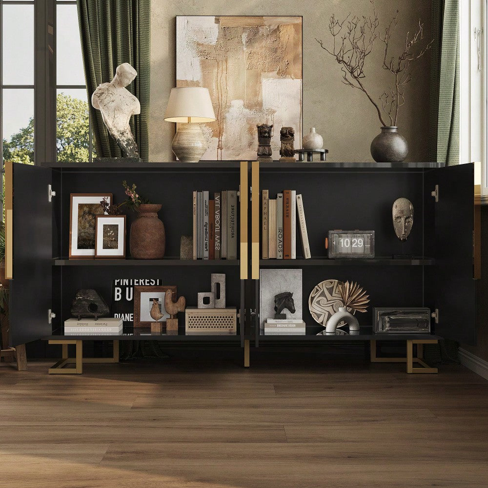 Das schwarze Sideboard (152 x 40 x 75 cm) verfügt über ein einzigartiges geometrisches Design und goldene Griffe und Füße für ein elegantes Gefühl